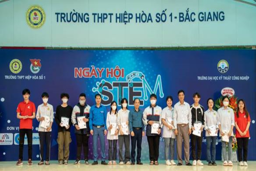 TNUT tổ chức ngày hội STEM tại trườngTHPT Hiệp Hòa số 1, tỉnh Bắc Giang