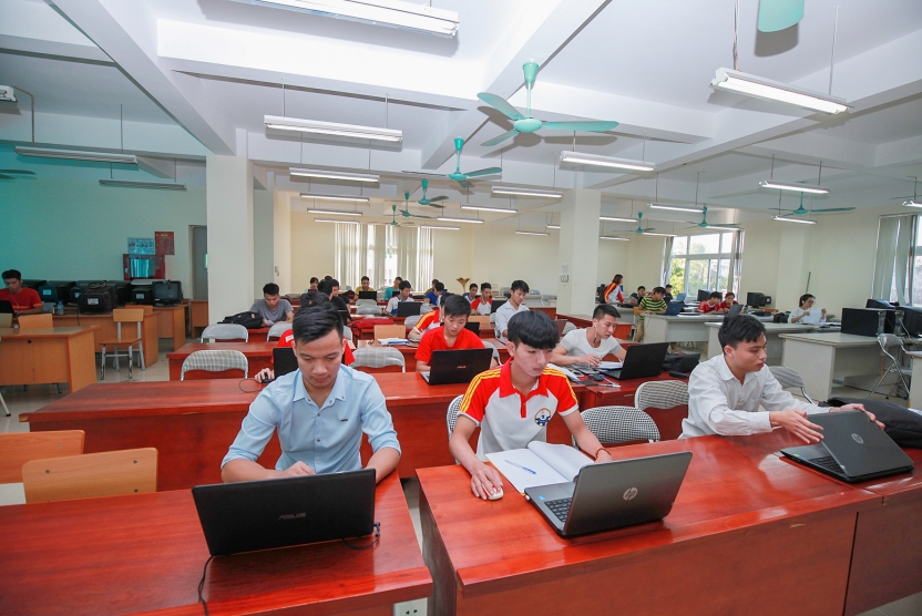 Thông báo tuyển sinh Đào tạo đại học văn bằng 2, ngành Ngôn ngữ Anh/Ngôn ngữ Trung, hệ chính quy tại Khoa Ngoại ngữ - Đại học Thái Nguyên năm 2017