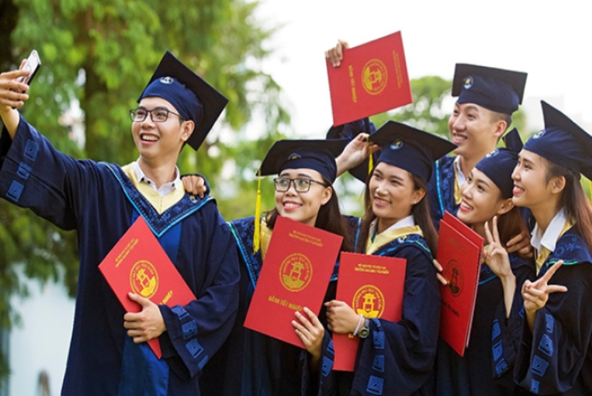 Quyết định công nhận tốt nghiệp Đại học Vừa làm vừa học đợt tháng 8 năm 2022
